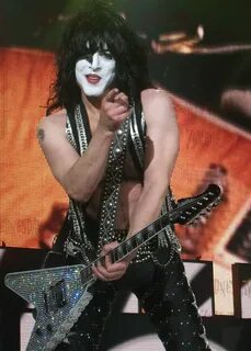 Paul Stanley - halik litrato (36905327) - Fanpop