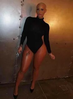 Amber Rose’dan "ciciklere özgürlük" desteği (Solmaz çekti) -