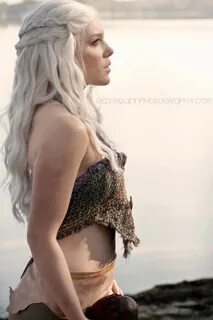 A Khaleesi by *TheBird-TheBee on deviantART Cosplay hair, Co