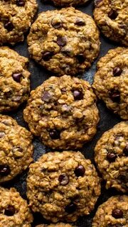 The best chocolate chip cookies! These soft & chewy oatmeal 