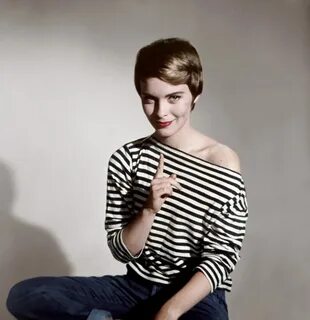 Jean Seberg pointing up - 24 Femmes Per Second