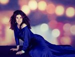 Idina Menzel Pictures. Hotness Rating = 8.73/10