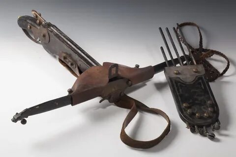 A SET OF CROSSBOW AND QUIVER