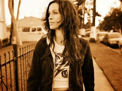 Alanis Morissette Short Hair Related Keywords & Suggestions 