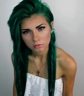 HeyThereImShannon ♥ ♥ Bright hair, Green hair girl, Green ha