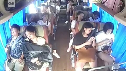 NGERIII video tabrakan bus di China terekam jelas!! - YouTube