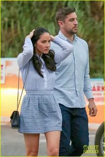 Full Sized Photo of olivia munn aaron rodgers hold hands lun