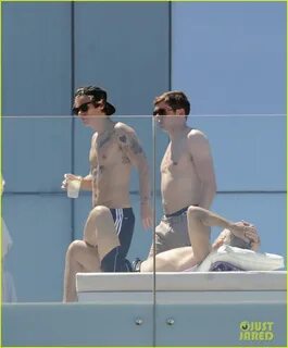 Harry Styles: Shirtless Wednesday in Spain!: Photo 2876312 S