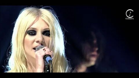 The Pretty Reckless - Zombie (live) - YouTube