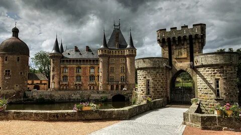 Фотографии Франция Castle of La Clayette Замки город 1366x76
