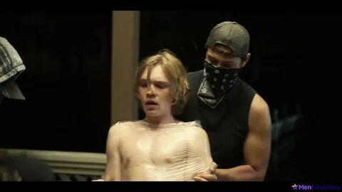 Charlie Plummer Shirtless And Sexy Pics & Vids Collection - 