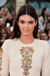 Kendall Jenner Kendall jenner makeup, Kendall jenner measure