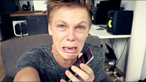 CASPAR LEE GETS IPHONE 6 - YouTube