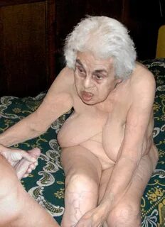 Granny gallery (15 pictures) - Old Chubby granny masturbatin