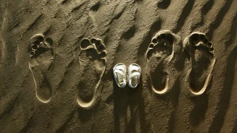 Download Wallpaper sand shoes trail footprint, 1920x1080, Fo