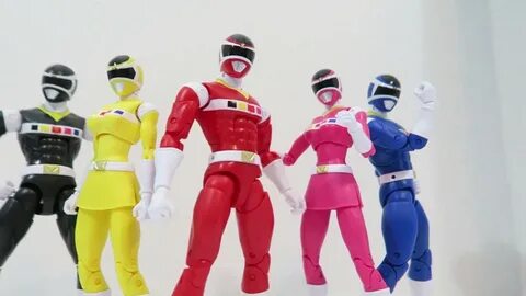 Review: Power Rangers Legacy Figures Blue, Black and Pink In