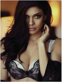 Sara Loren Photo shoot for Maxim Photos Actress Sara Loren P