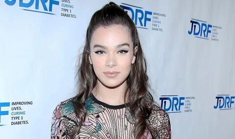 Hailee Steinfeld in Talks to Join 'Transformers' Spinoff Fil