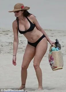 Stephanie Seymour models her curvy bikini body on another tr