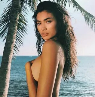 Kelly Gale Topless (5 Photos) - Nude Celebs