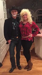 An easy Dolly Parton and Kenny Rogers Halloween costume idea
