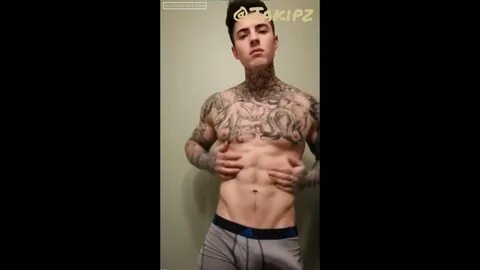 Showing off my body with a hard cock - Jakipz - Gay for Fans