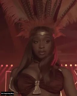 Normani Sexy Tits (4 Photos) - Sexy e-Girls 🔞