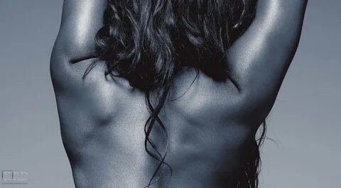 Kelly Rowland Topless par Derek Blanks - Timodelle Magazine