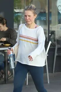 Kristen Bell in Tights - Leaving a Pilates Class in Los Feli