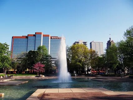 File:Freimann Square, Fort Wayne, Indiana, May 2014.jpg - Wi
