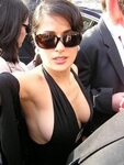 75+ Hot Pictures of Salma Hayek Magnify Her Voluptuous Sexy 
