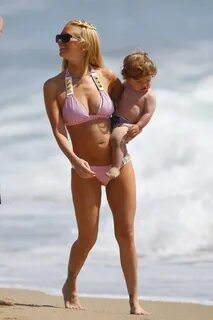 jenna-jameson-in-a-bikini-27 GotCeleb