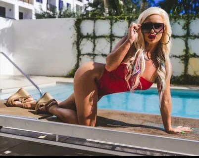 Dana Brooke, sexy de Anul Nou - News from Europe