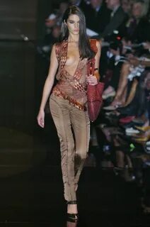 Gucci Spring 2005 Runway Pictures - Livingly