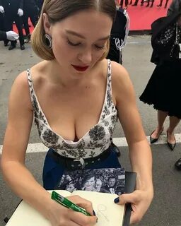 best of léa в Твиттере: "imagine being this close to her.