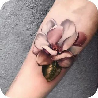 Realistic magnolia tattoo - #Magnolia #realistic #Tattoo Flo