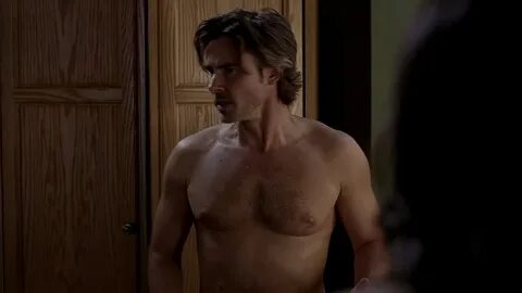ausCAPS: Sam Trammell nude in True Blood 5-10 "Gone, Gone, G