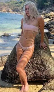 Lindsey Vonn High neck bikinis, Gorgeous girls, Swimsuit edi