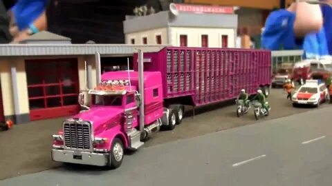 PETERBILT Stunning modified R/C TRUCK in 1/87 scale! AUSTRAL