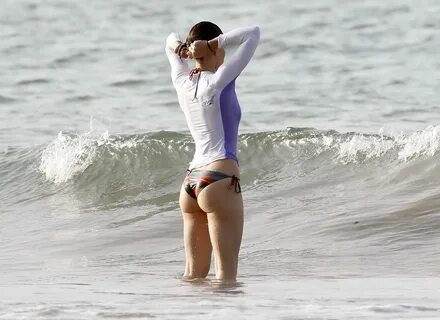 Jessica Biel showing booty & pokies at the beach in Puerto R