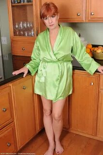 Milf in a robe - /s/ - Sexy Beautiful Women - 4archive.org