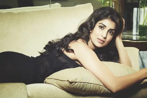 Model and Celebrity Bios and Gossips: Pallavi Sharda hot ipl