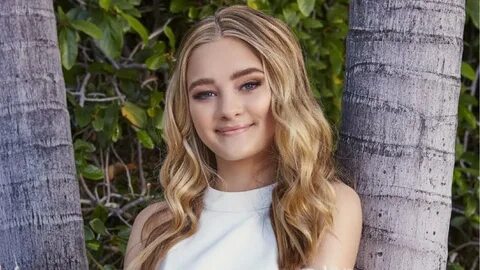 Is Lizzy Greene married? Wiki: Parents, Family, Siblings, So