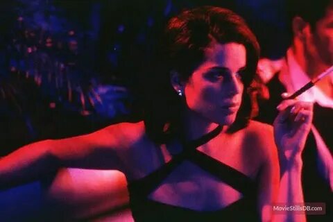 54 publicity still of Neve Campbell Reality television, Dire
