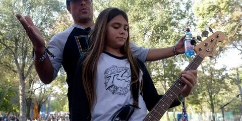 Korn invita a chico de 12 años para ser su bajista