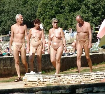 Older nude people shower - HQ Sex Photos