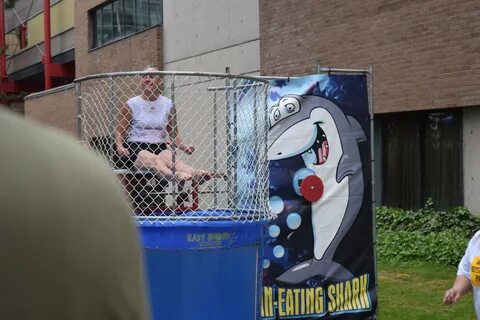 2017 Keystone Picnic dunk tank lineup Support Waterloo Unive