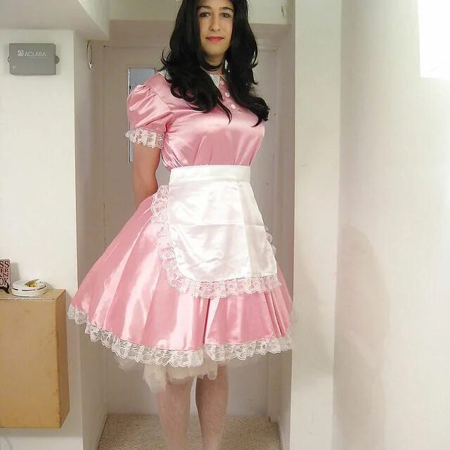 Many sissies, like Sissy Jennifer here, crave the humiliation of being seen...