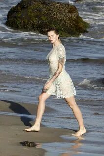 Ireland Baldwin Feet (115 photos) - celebrity-feet.com