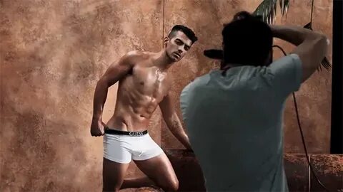 GUESS CAMPAIGN : and now the videos with the hot Joe Jonas -